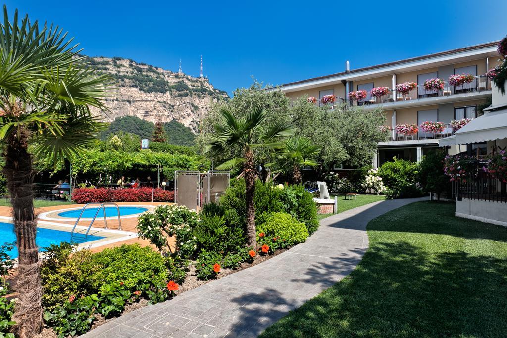 Sporthotel Villa Stella Torbole Sul Garda Exterior photo