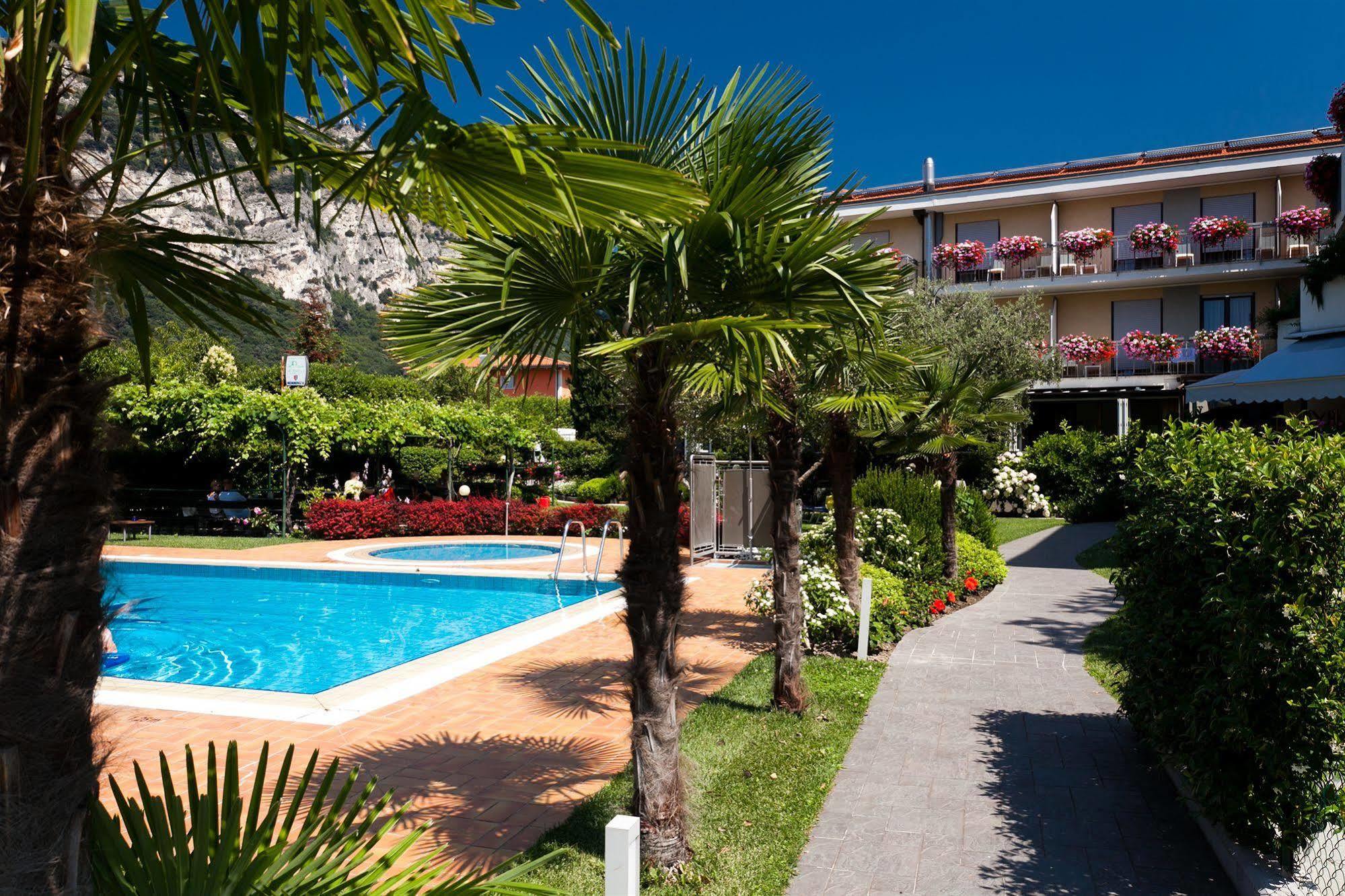 Sporthotel Villa Stella Torbole Sul Garda Exterior photo